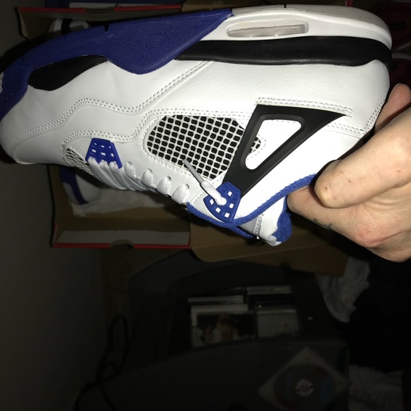 Jordan 4s motorsport new - Picture 2 of 4